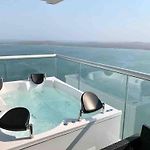 3 Bedroom Sunset Penthouse Private Jacuzzi
