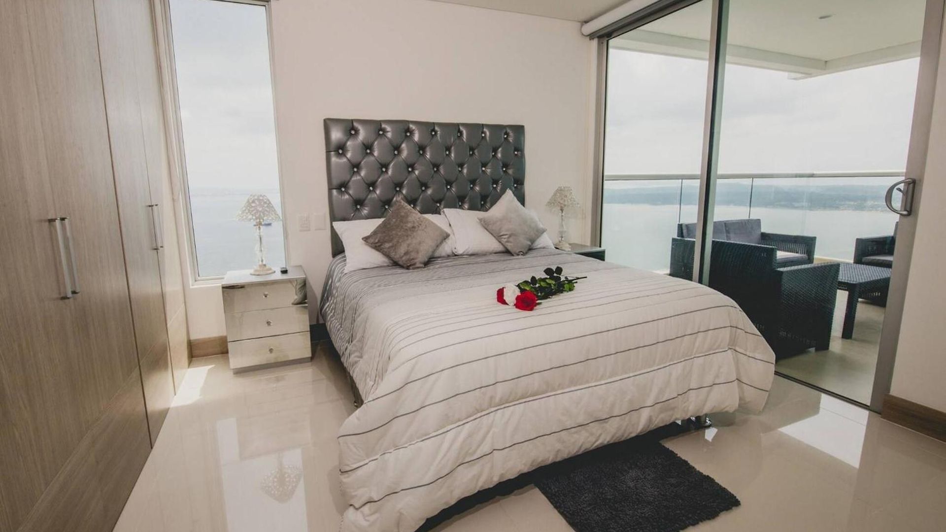 3 Bedroom Sunset Penthouse Private Jacuzzi * Cartagena