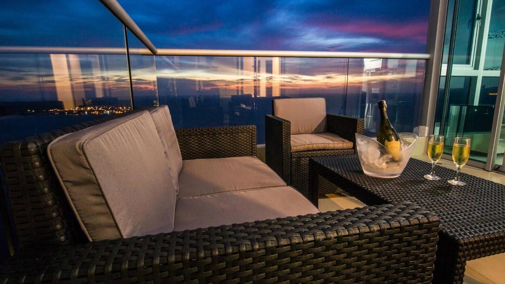 3 Bedroom Sunset Penthouse Private Jacuzzi Apartamento *