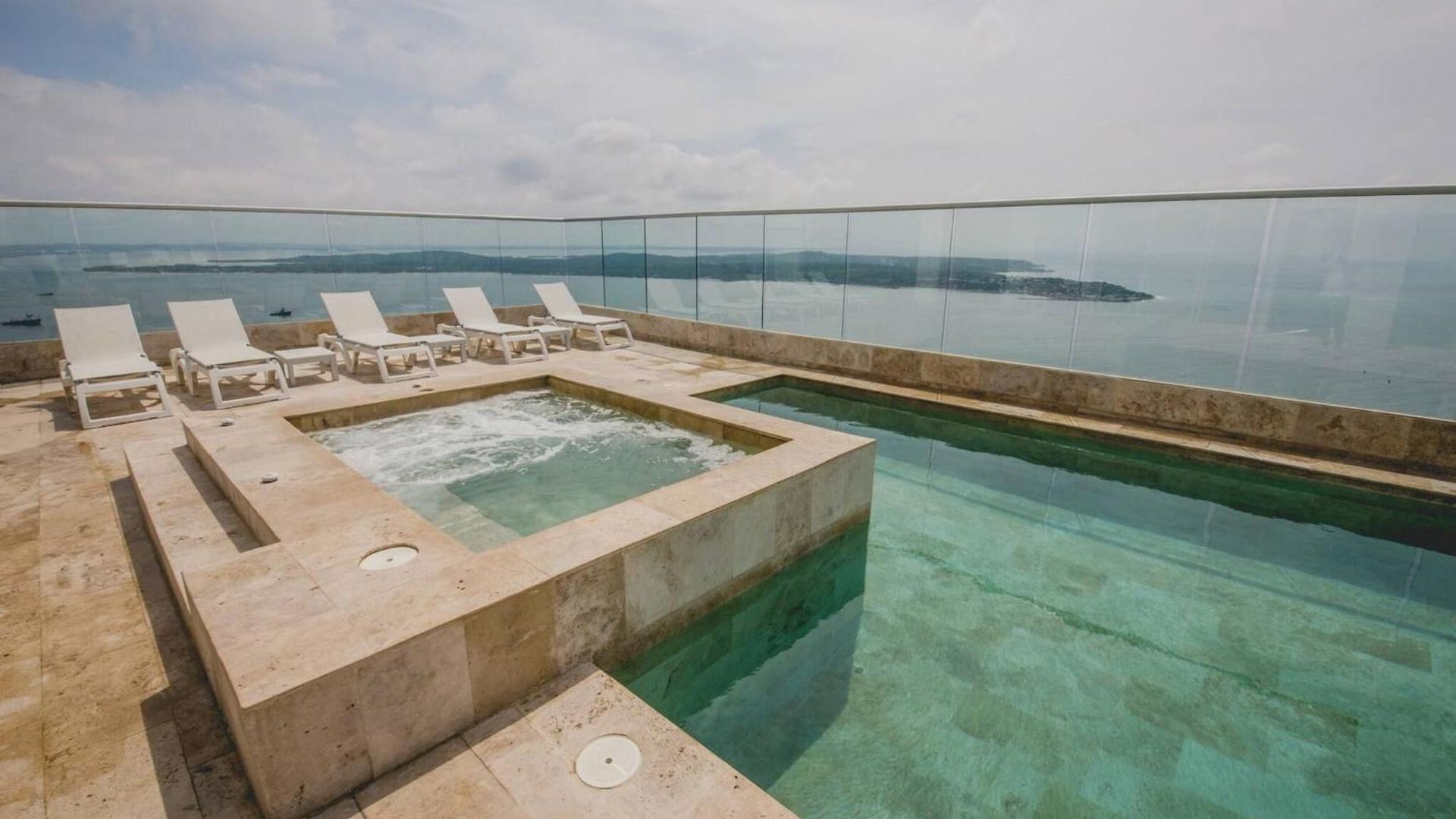 3 Bedroom Sunset Penthouse Private Jacuzzi